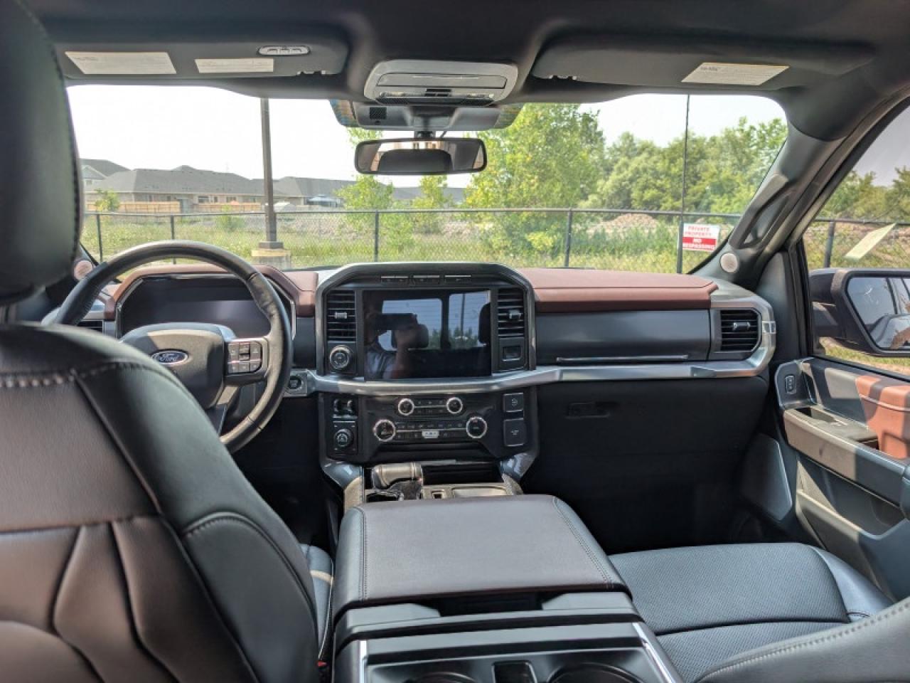 2022 Ford F-150 Lariat  **PANO ROOF - POWER RUNNING BOARDS** Photo