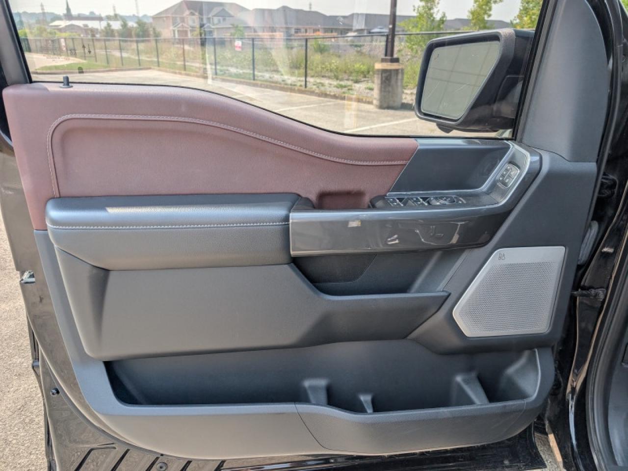 2022 Ford F-150 Lariat  **PANO ROOF - POWER RUNNING BOARDS** Photo