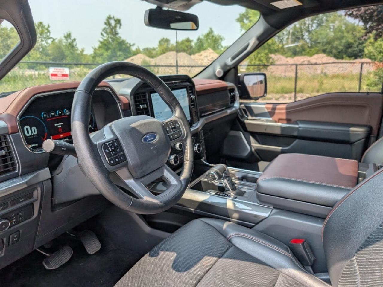 2022 Ford F-150 Lariat  **PANO ROOF - POWER RUNNING BOARDS** Photo