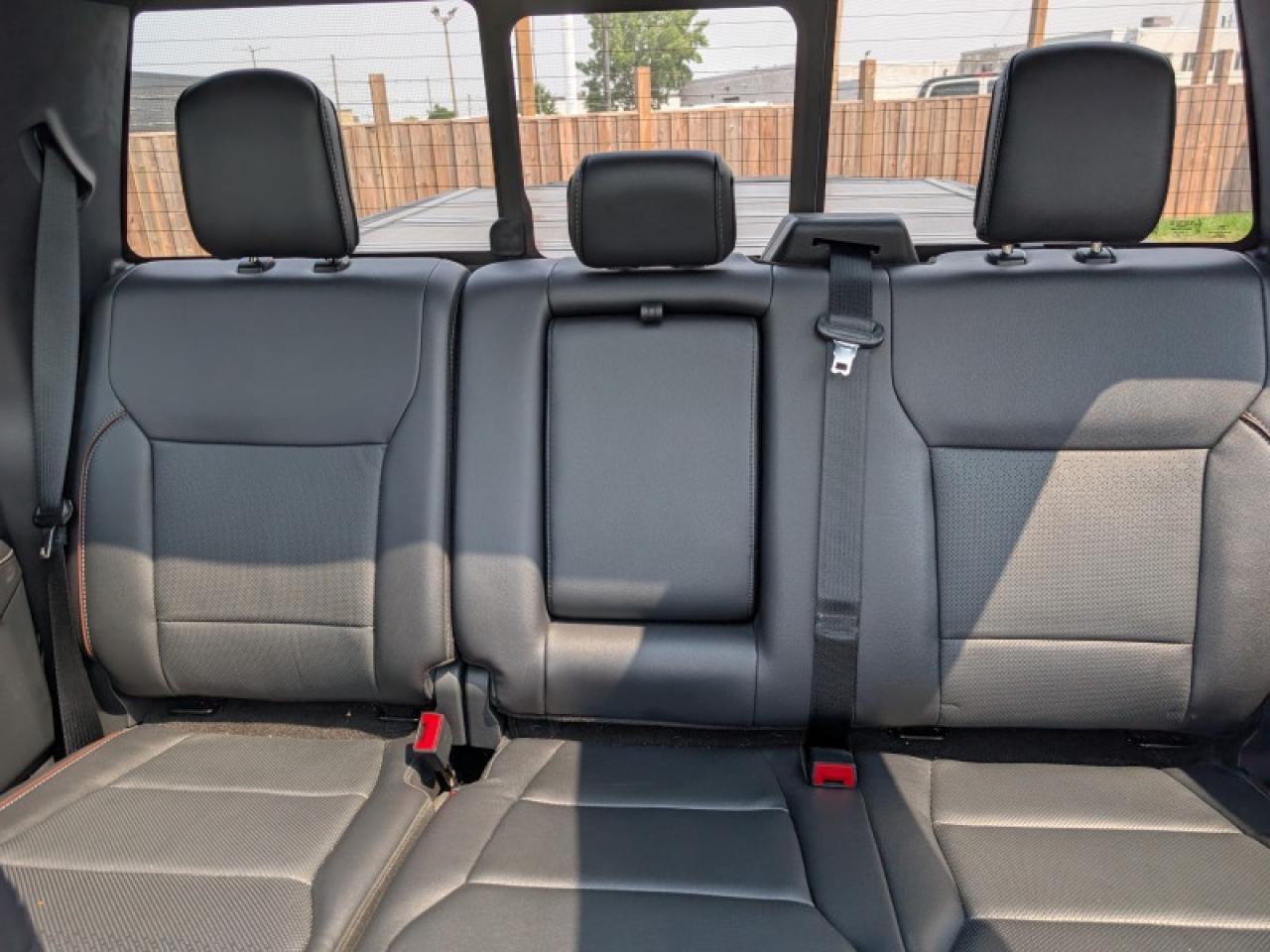 2022 Ford F-150 Lariat  **PANO ROOF - POWER RUNNING BOARDS** Photo