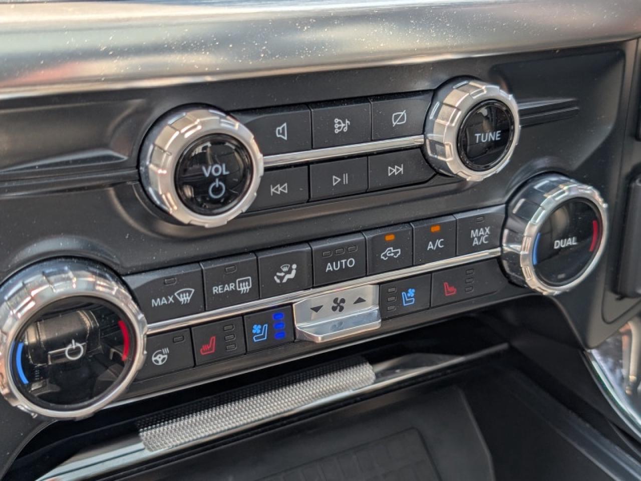 2022 Ford F-150 Lariat  **PANO ROOF - POWER RUNNING BOARDS** Photo