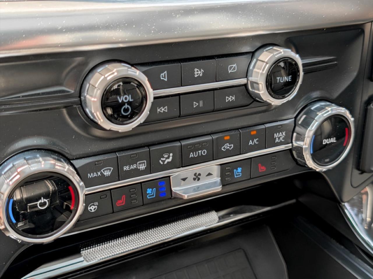 2022 Ford F-150 Lariat  **PANO ROOF - POWER RUNNING BOARDS** Photo