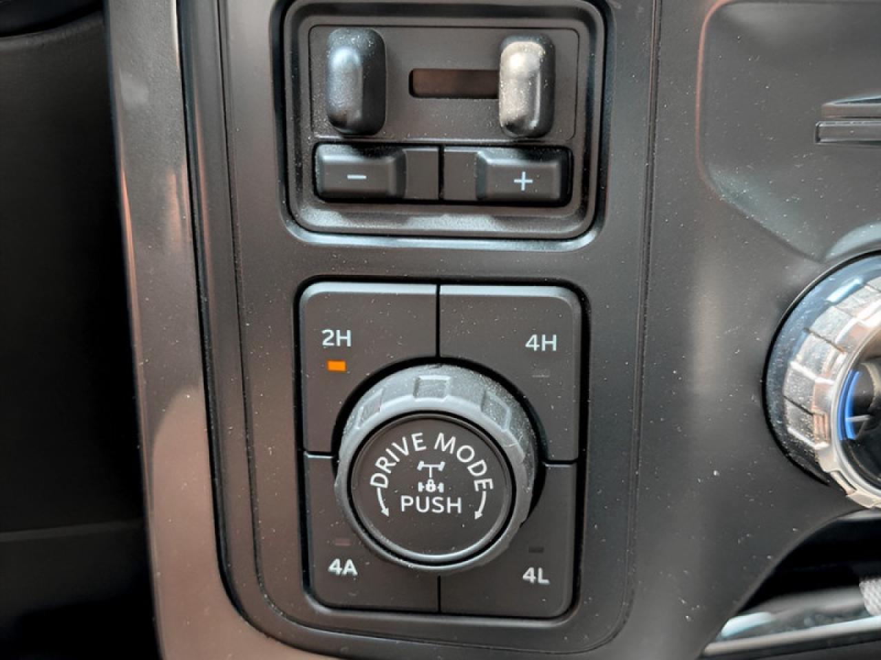 2022 Ford F-150 Lariat  **PANO ROOF - POWER RUNNING BOARDS** Photo