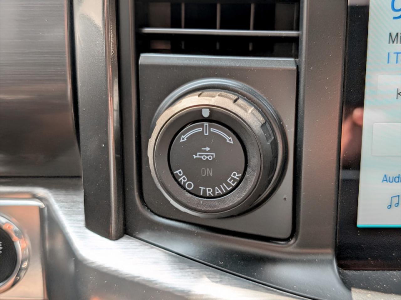 2022 Ford F-150 Lariat  **PANO ROOF - POWER RUNNING BOARDS** Photo