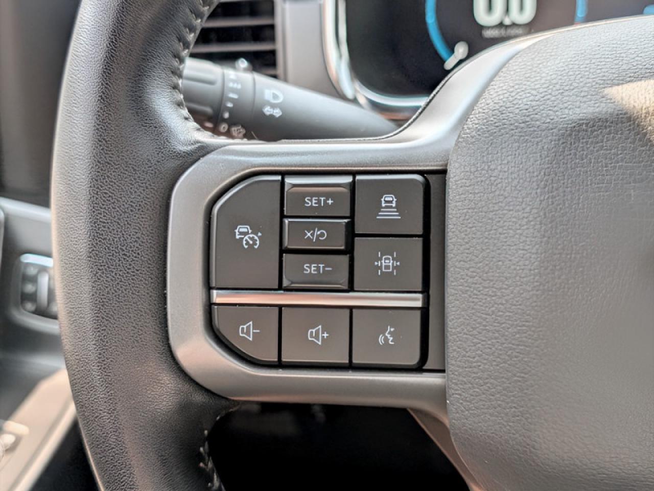 2022 Ford F-150 Lariat  **PANO ROOF - POWER RUNNING BOARDS** Photo