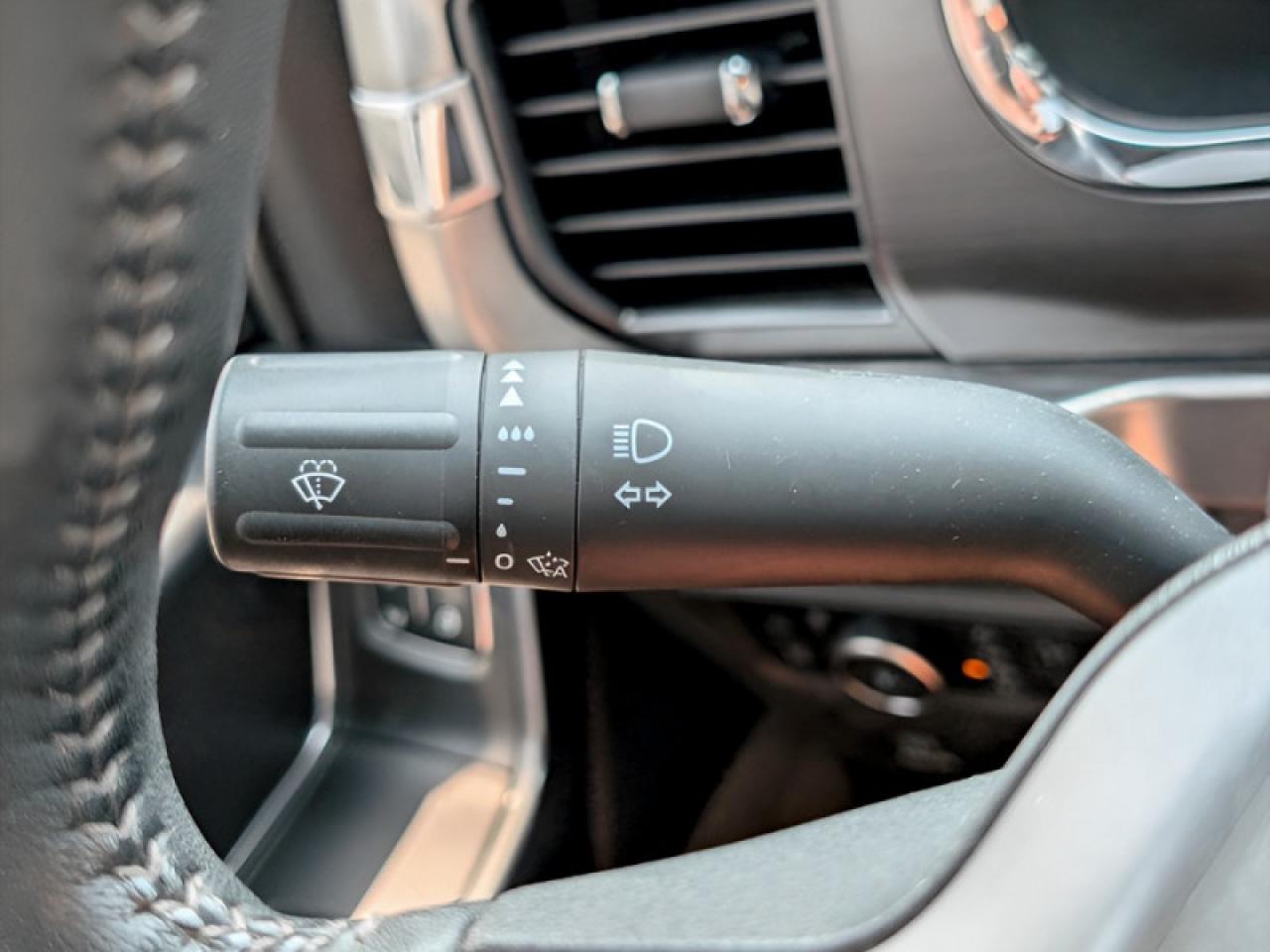 2022 Ford F-150 Lariat  **PANO ROOF - POWER RUNNING BOARDS** Photo