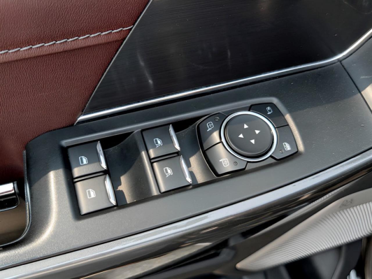 2022 Ford F-150 Lariat  **PANO ROOF - POWER RUNNING BOARDS** Photo