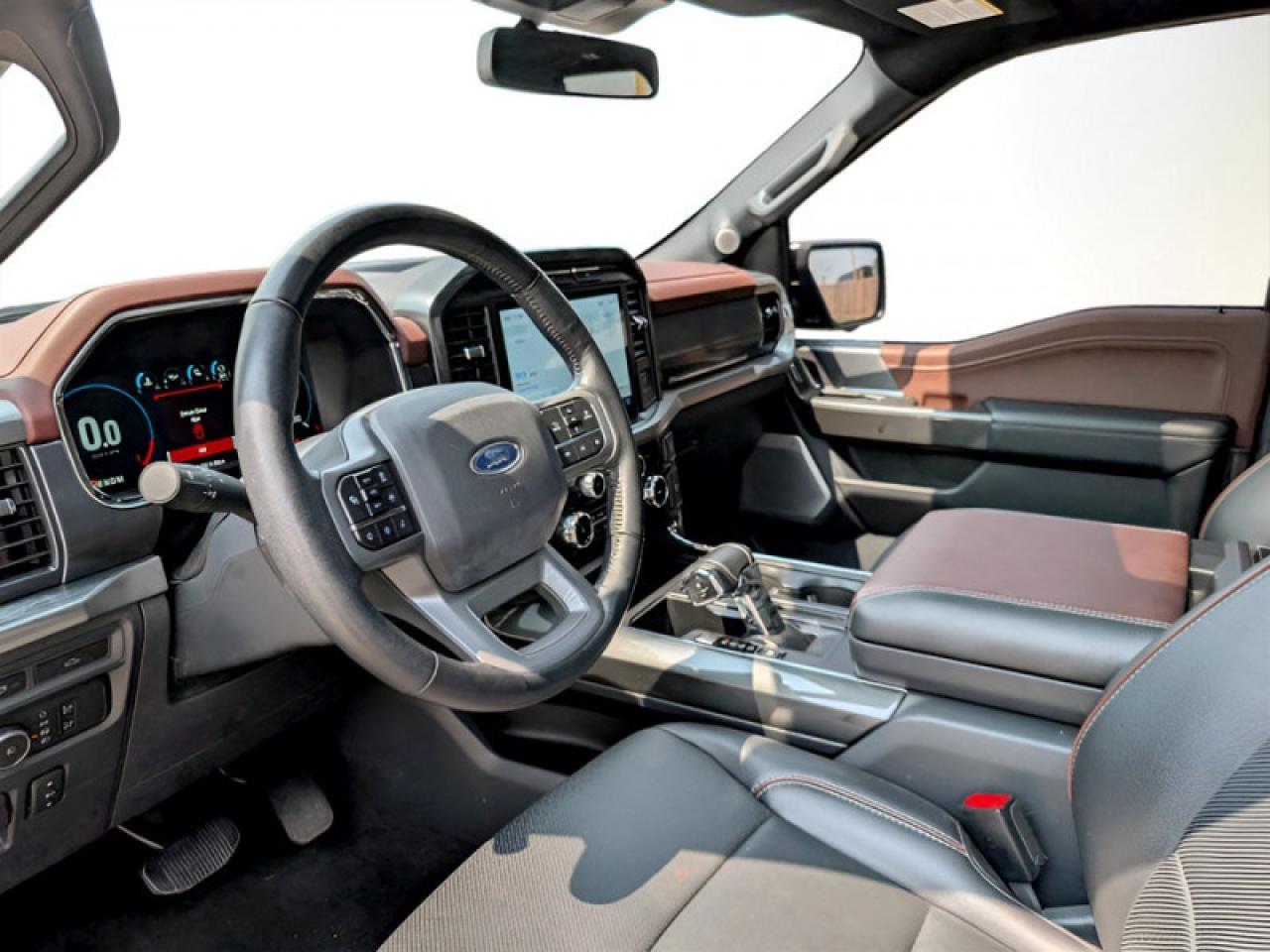 2022 Ford F-150 Lariat  **PANO ROOF - POWER RUNNING BOARDS** Photo