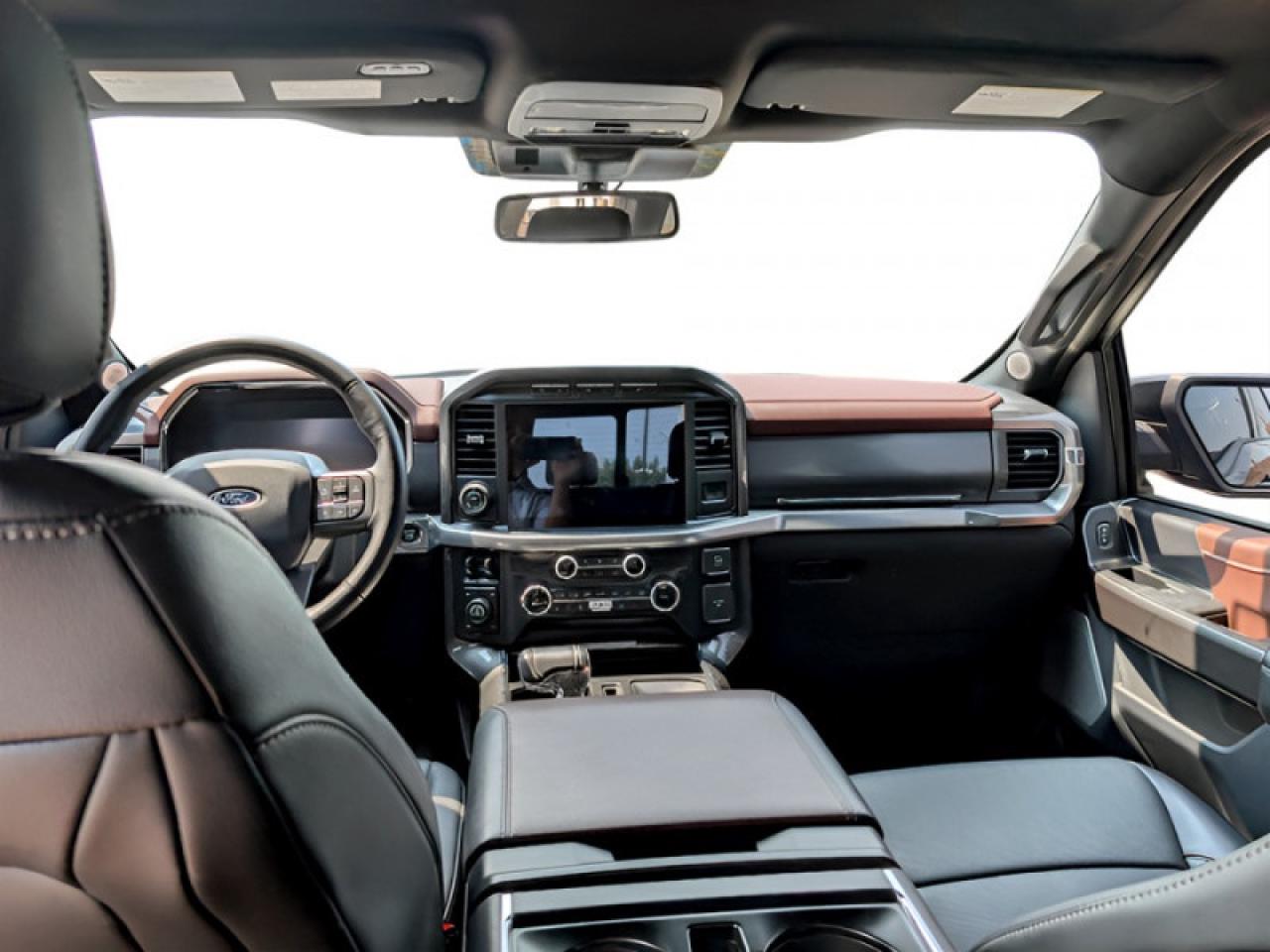 2022 Ford F-150 Lariat  **PANO ROOF - POWER RUNNING BOARDS** Photo