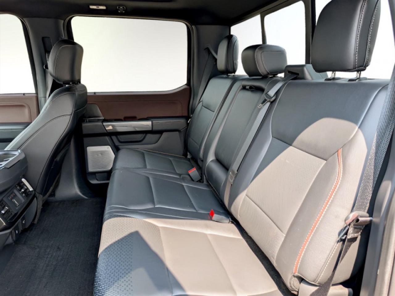 2022 Ford F-150 Lariat  **PANO ROOF - POWER RUNNING BOARDS** Photo