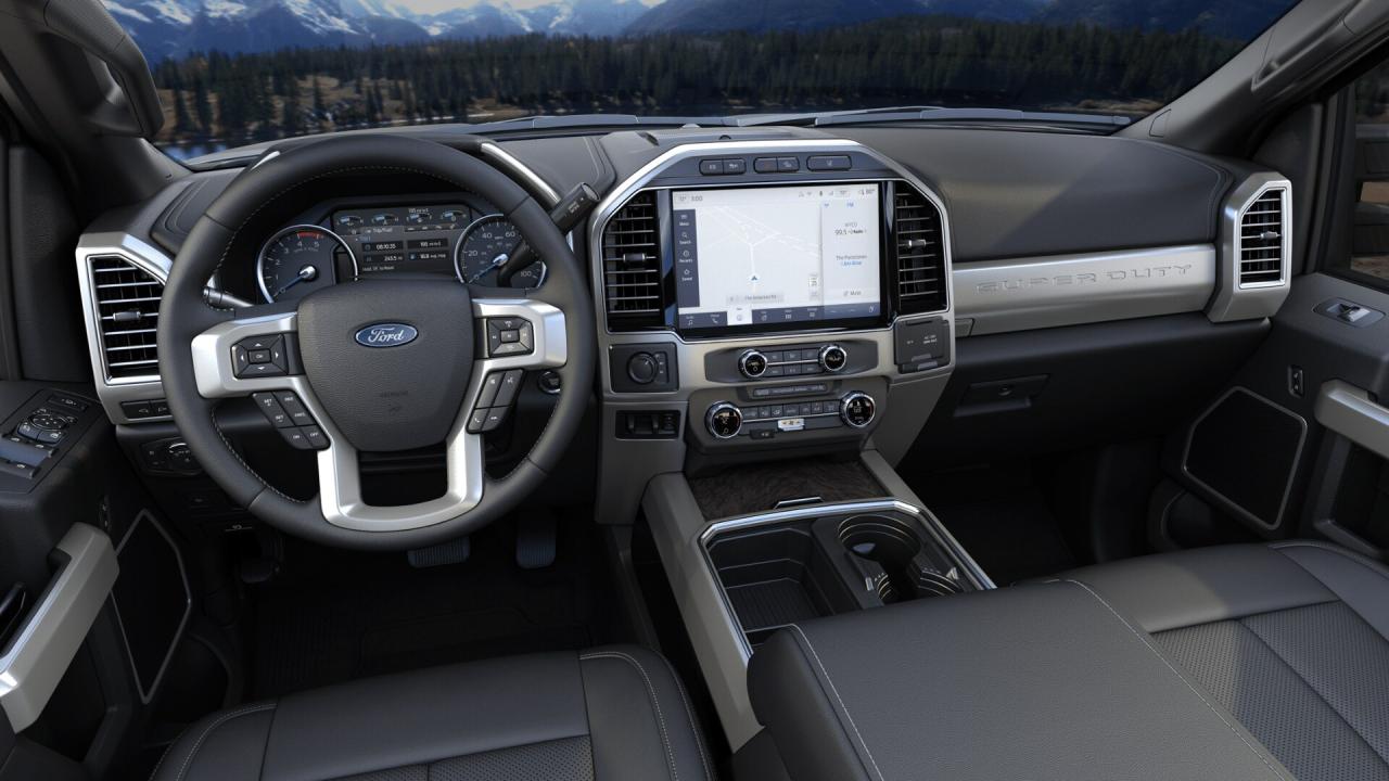 2022 Ford F-250 Super Duty SRW LARIAT 4WD Crew Cab 8' Box Photo5