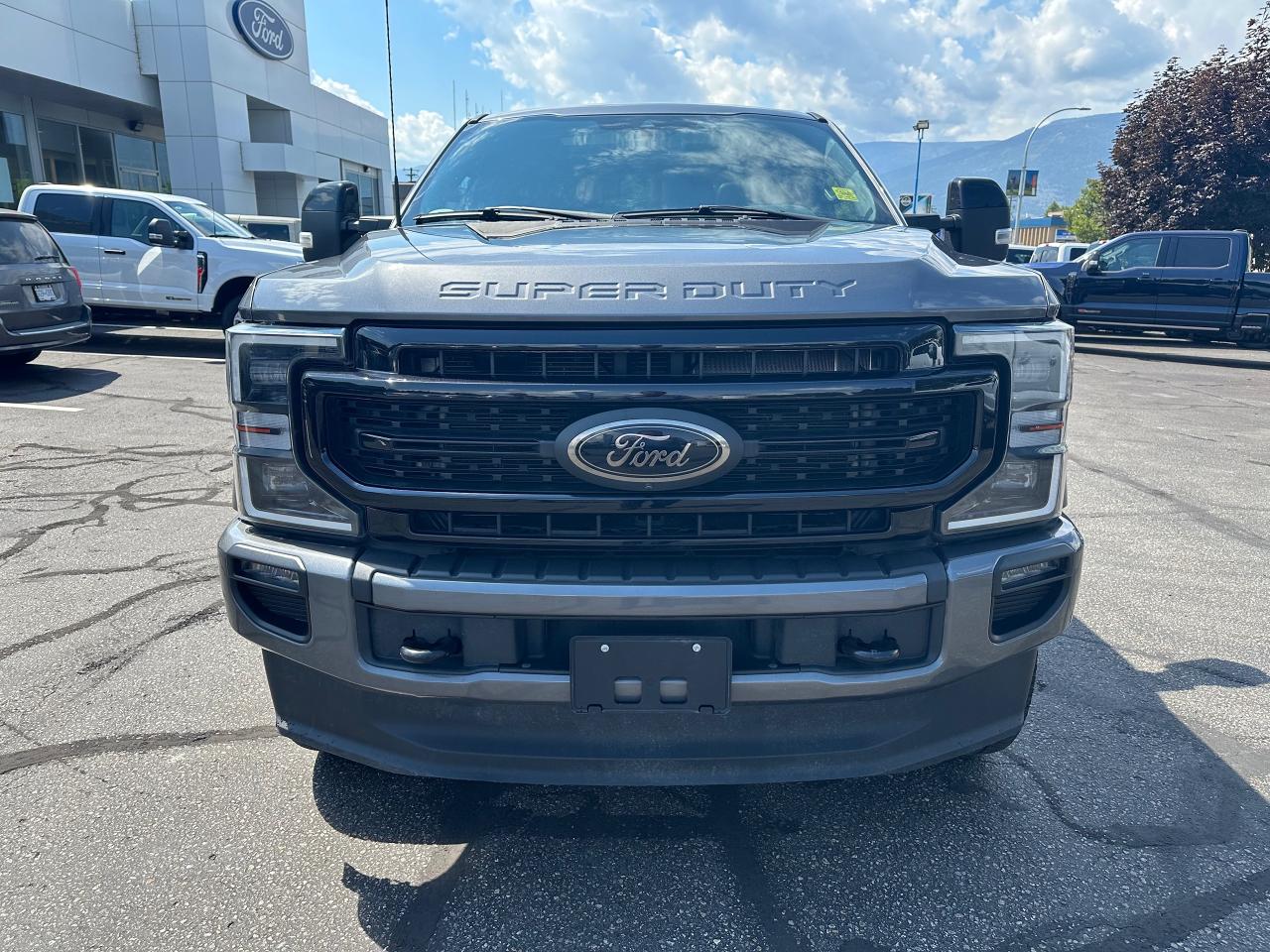2022 Ford F-350 Super Duty SRW Lariat Photo