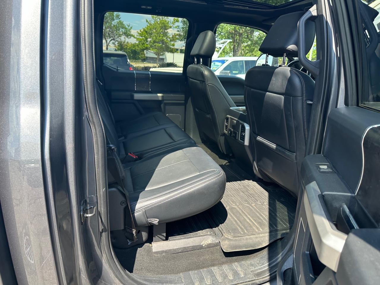 2022 Ford F-350 Super Duty SRW Lariat Photo5