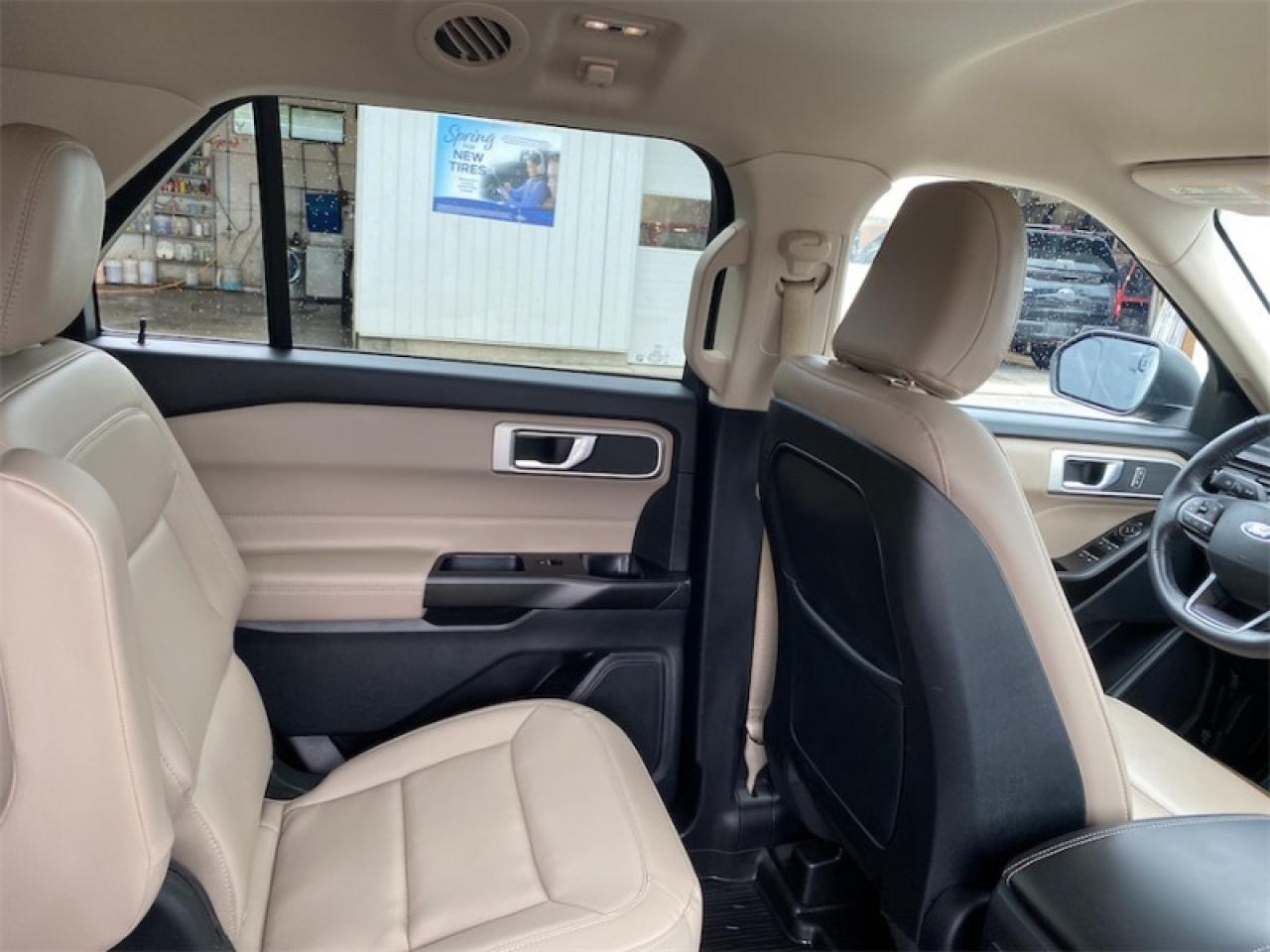 2020 Ford Explorer XLT Photo4
