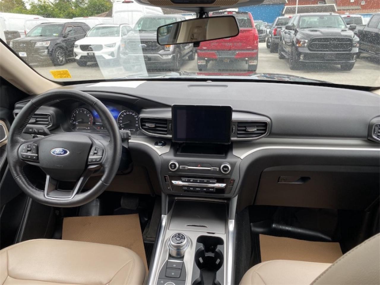 2020 Ford Explorer XLT Photo3