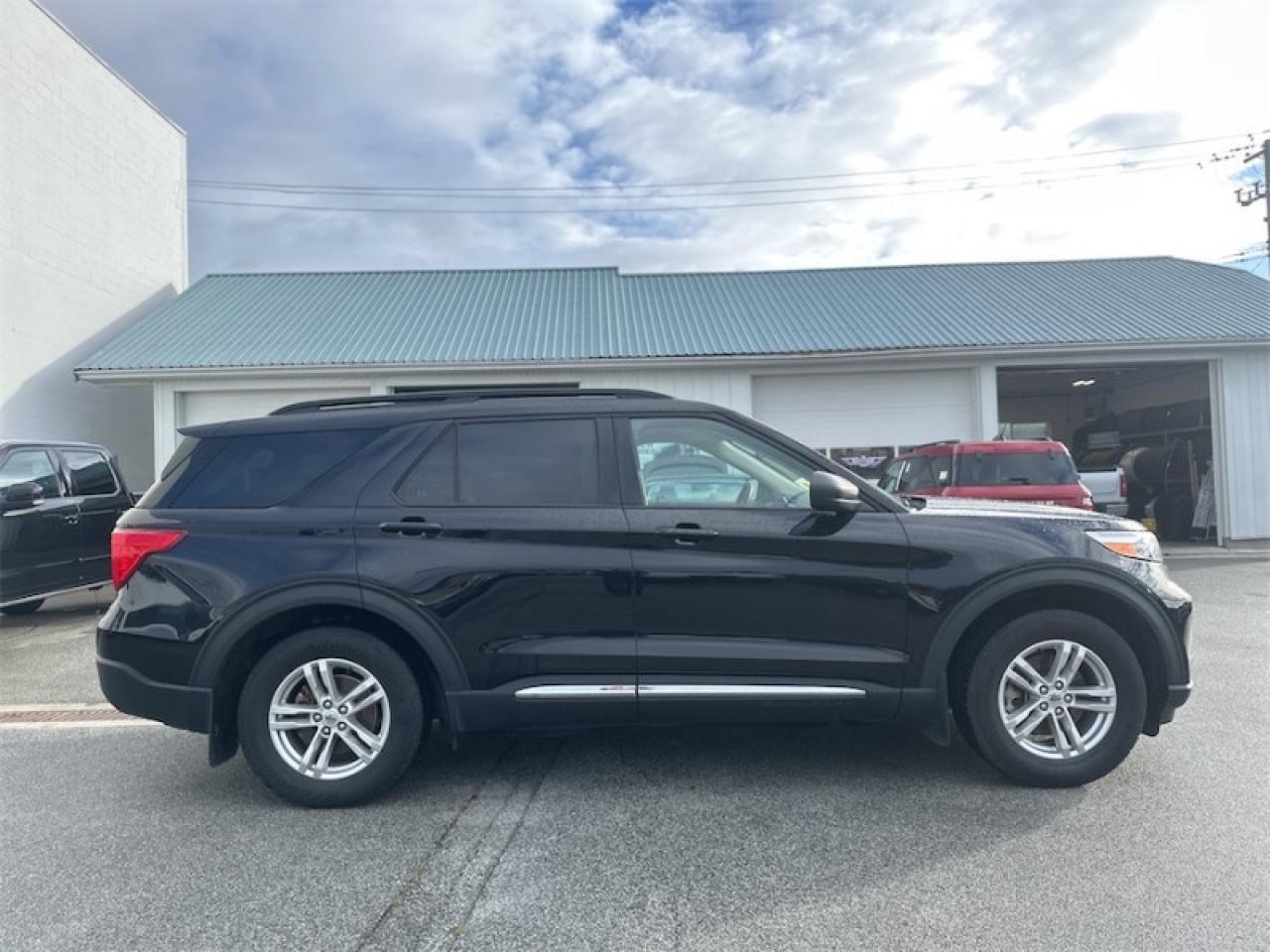 2020 Ford Explorer XLT Photo5