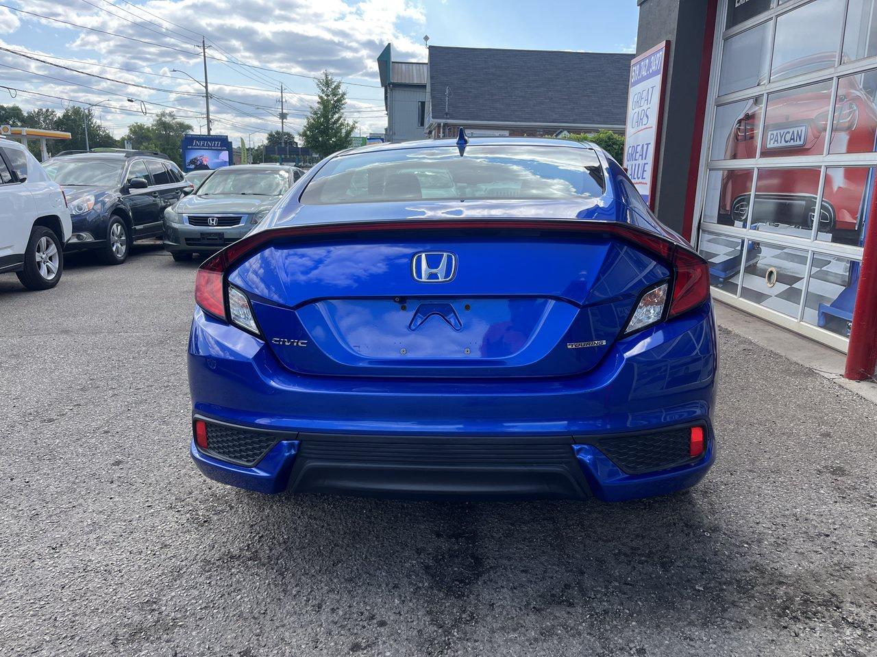 2017 Honda Civic COUPE Touring Photo4