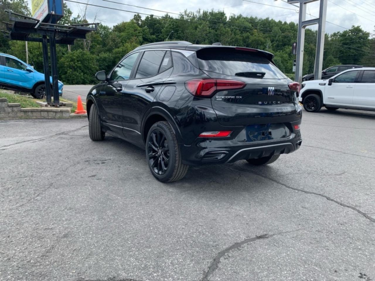 2026 Buick Encore GX Sport Touring Photo2