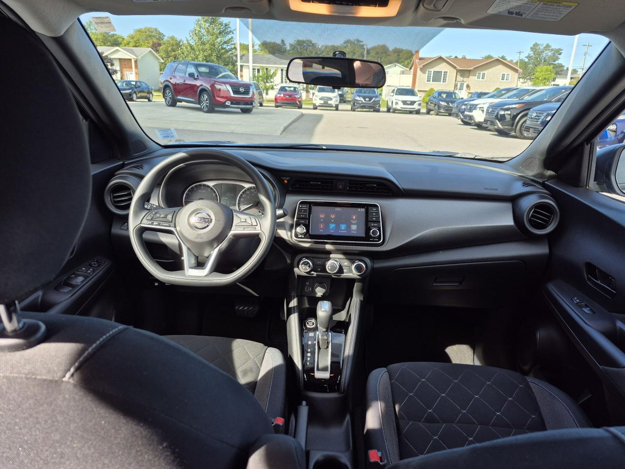 2019 Nissan Kicks S Photo12