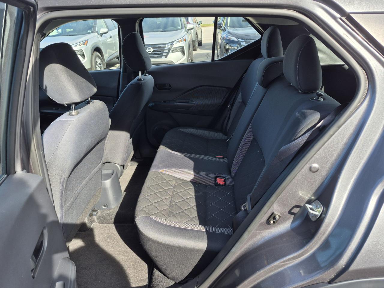 2019 Nissan Kicks S Photo11
