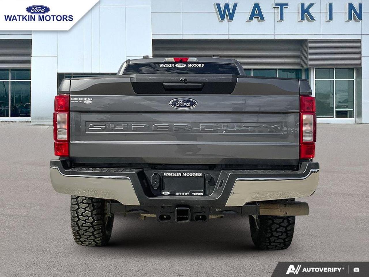 2022 Ford F-350 Super Duty 4X4 XLT 160"WB 6.7 DIESEL Photo3