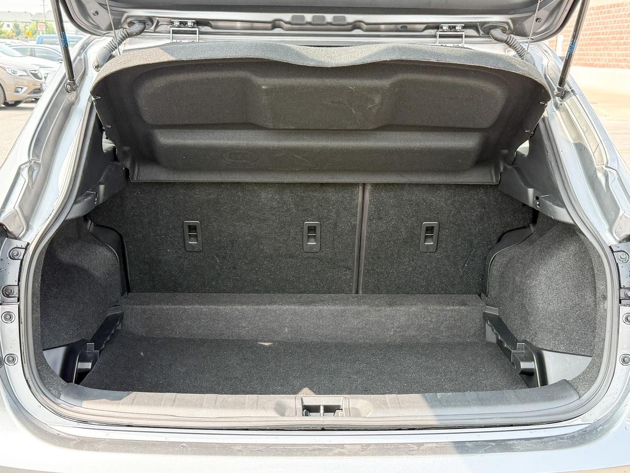 2023 Nissan Qashqai FORMER DAILY RENTAL, CLEAN CARFAX, 2.0L 4CYL ENGINE, HEATED FRONT SEATS, REAR VISION CAMERA, 17" ALLOY WHEELS Photo