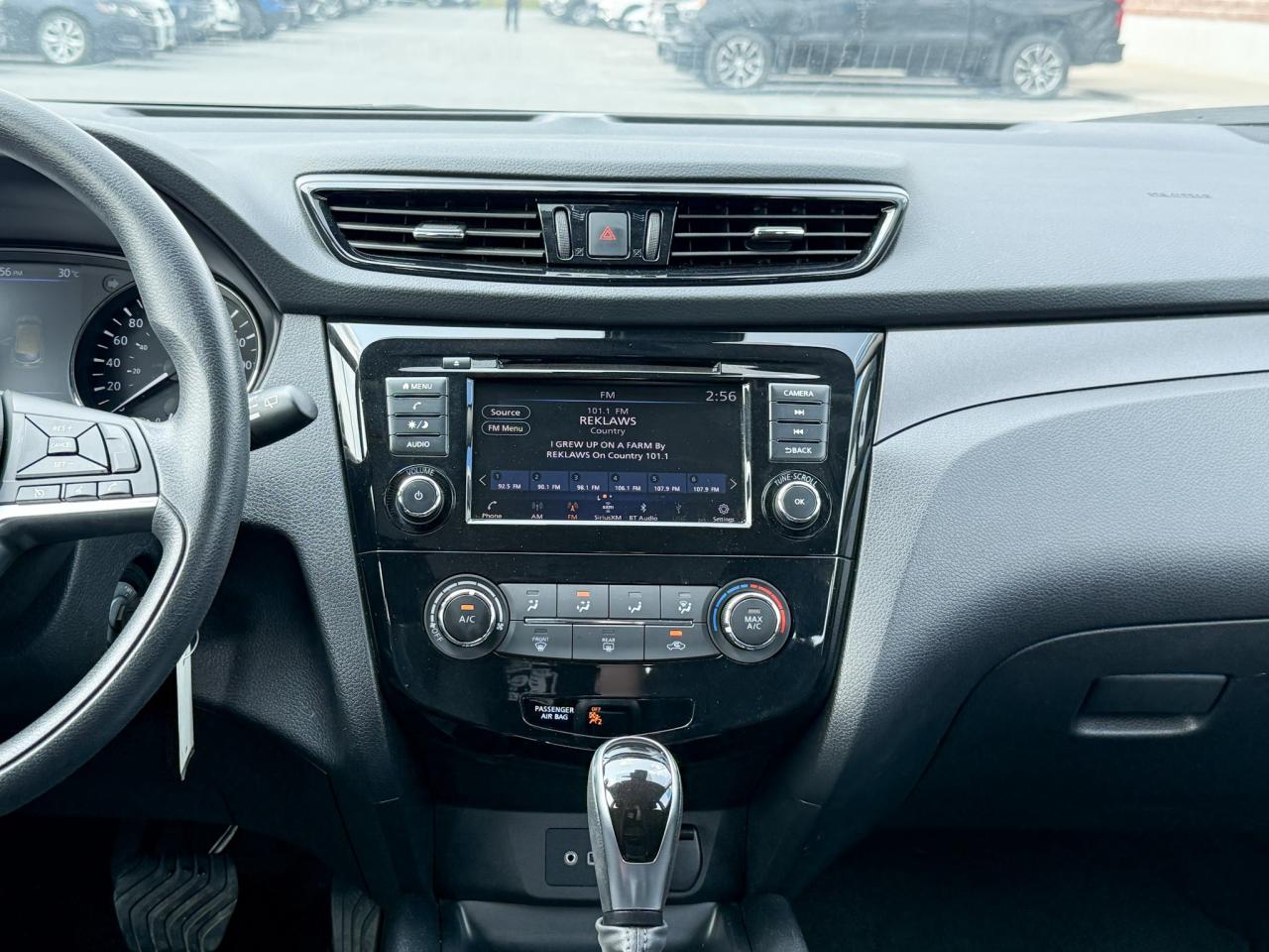 2023 Nissan Qashqai FORMER DAILY RENTAL, CLEAN CARFAX, 2.0L 4CYL ENGINE, HEATED FRONT SEATS, REAR VISION CAMERA, 17" ALLOY WHEELS Photo