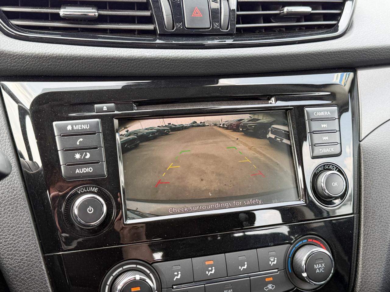 2023 Nissan Qashqai FORMER DAILY RENTAL, CLEAN CARFAX, 2.0L 4CYL ENGINE, HEATED FRONT SEATS, REAR VISION CAMERA, 17" ALLOY WHEELS Photo