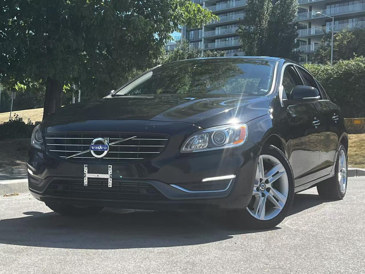 Used 2015 Volvo S60 T5 Premier Plus AWD/ CLEAN TITLE/ BLIND SPOT MONITOR/ POWER SUNROOF for sale in Richmond, BC