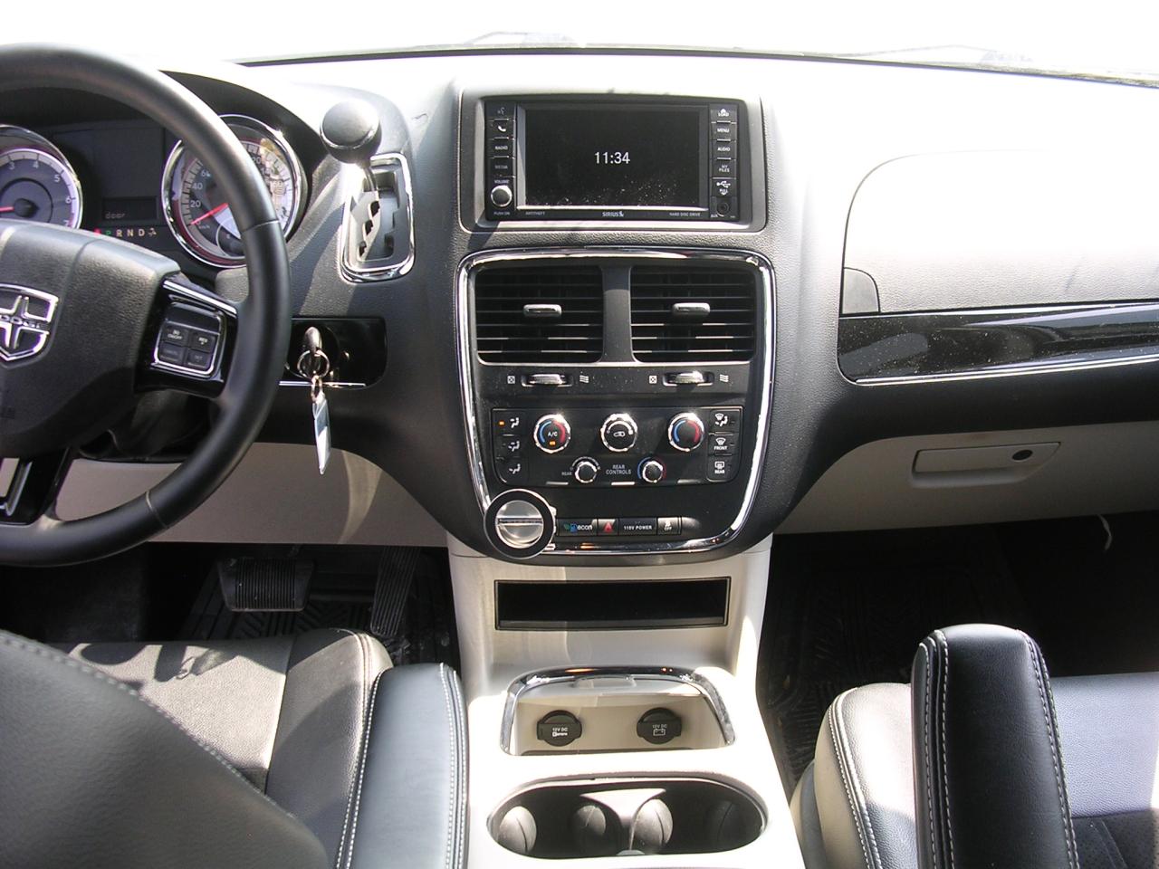 2017 Dodge Grand Caravan SXT Premium Plus - Photo #7