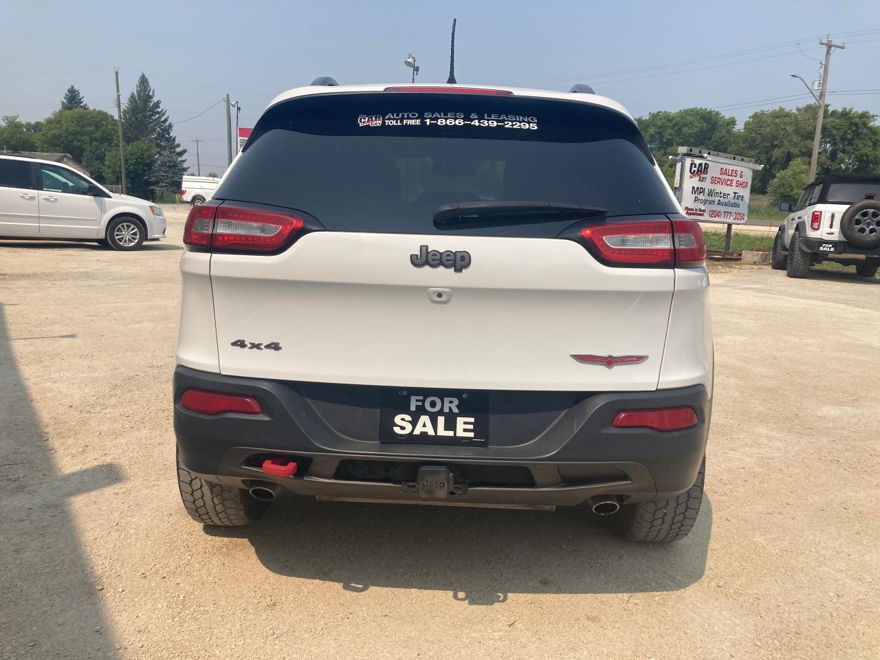 2016 Jeep Cherokee Trailhawk - Photo #4