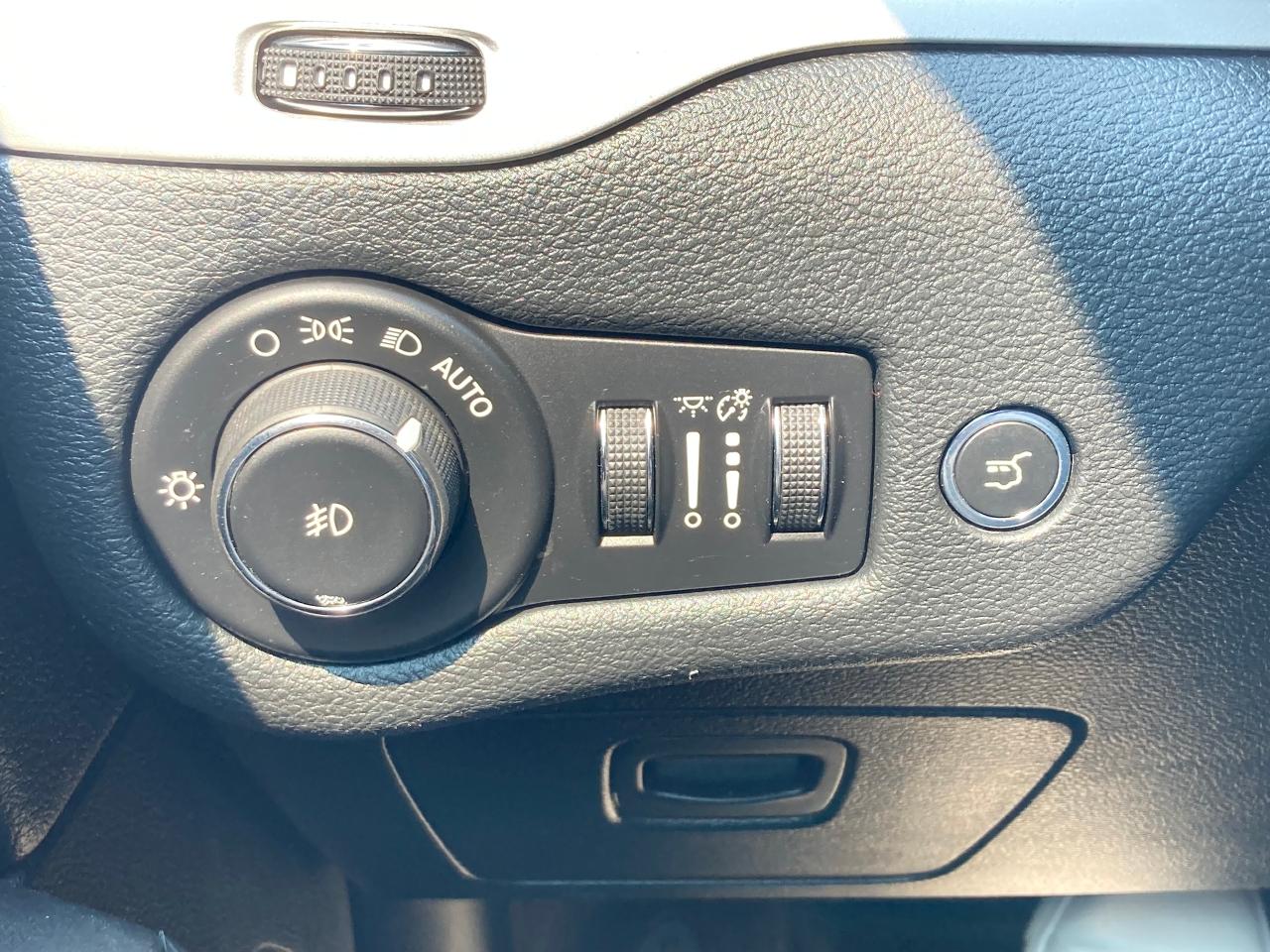 2016 Jeep Cherokee Trailhawk - Photo #23