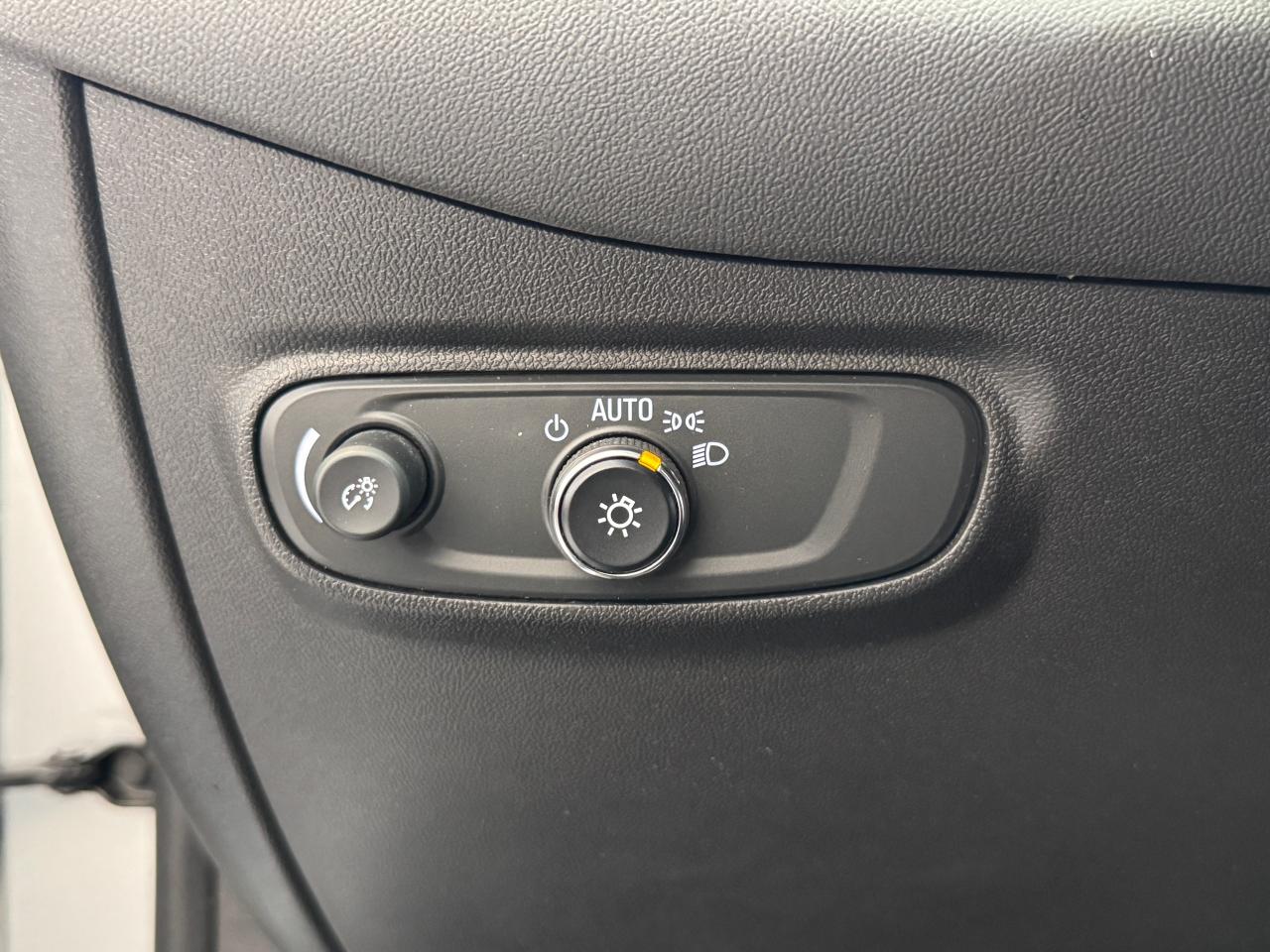 2022 Chevrolet Equinox AWD LT+New Tires+ApplePlay+CLEAN CARFAX - Photo #44