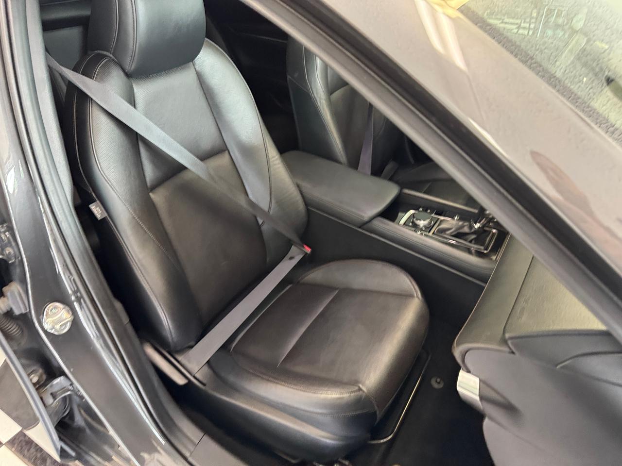 2019 Mazda MAZDA3 GT+New Tires+Brakes+Leather+Roof+CLEAN CARFAX Photo24