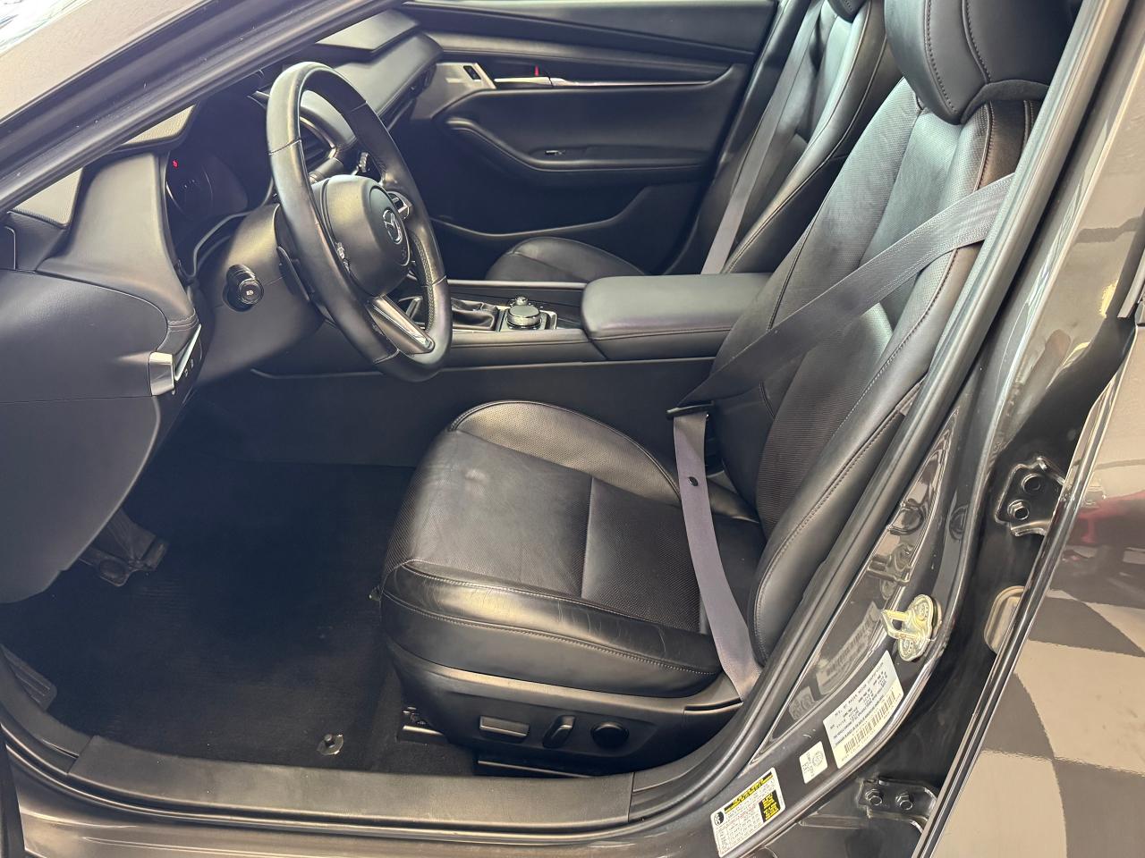 2019 Mazda MAZDA3 GT+New Tires+Brakes+Leather+Roof+CLEAN CARFAX - Photo #20
