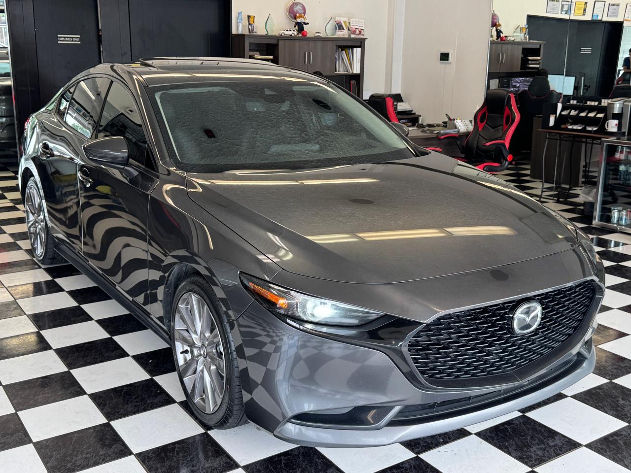 2019 Mazda MAZDA3 GT+New Tires+Brakes+Leather+Roof+CLEAN CARFAX - Photo #11