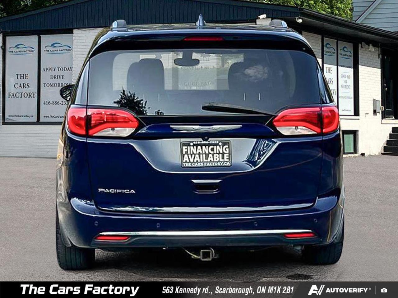 2018 Chrysler Pacifica Touring-L Plus Leather/Roof/ Apple CarPlay! Photo4