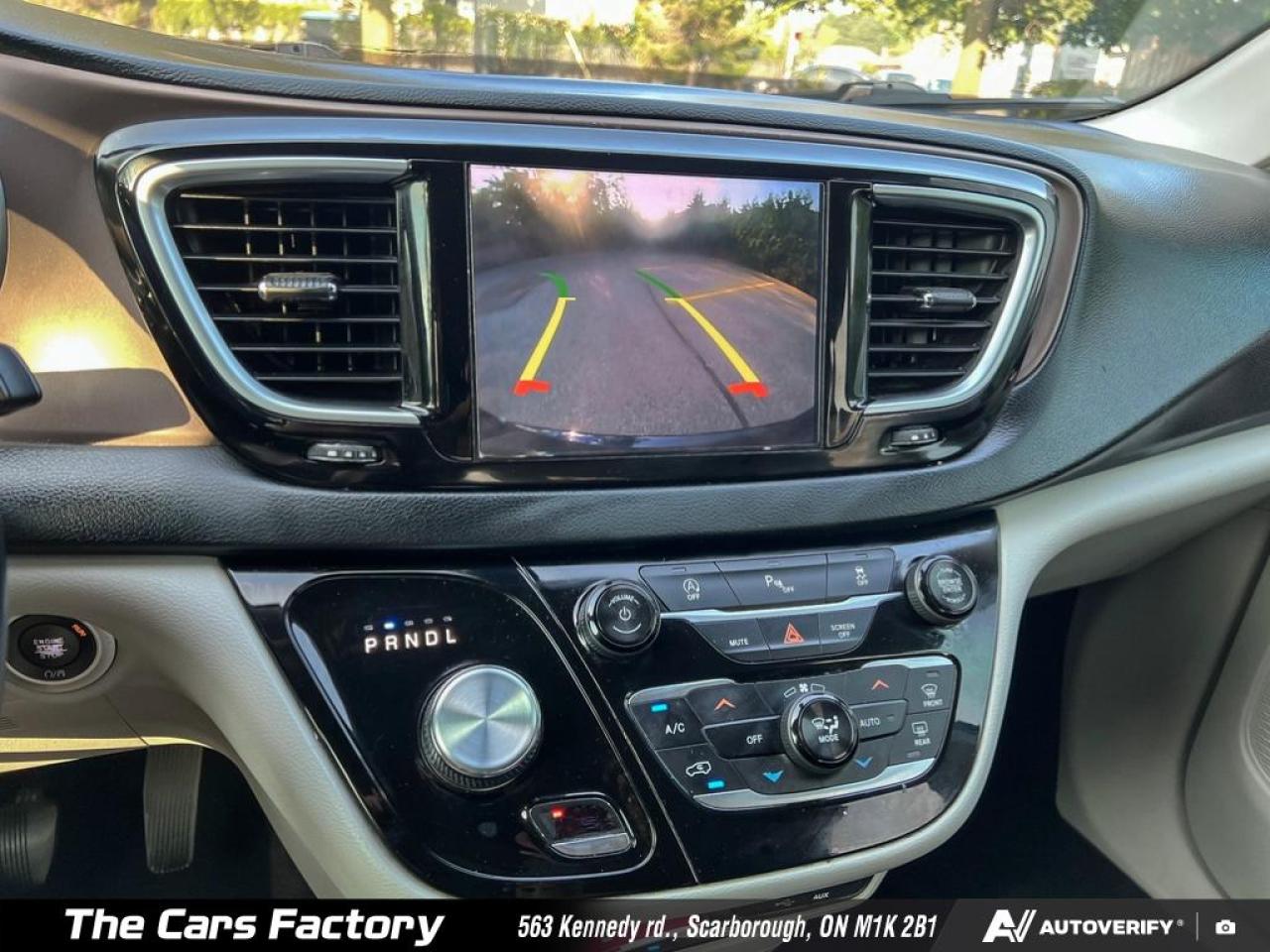 2018 Chrysler Pacifica Touring-L Plus Leather/Roof/ Apple CarPlay! - Photo #18