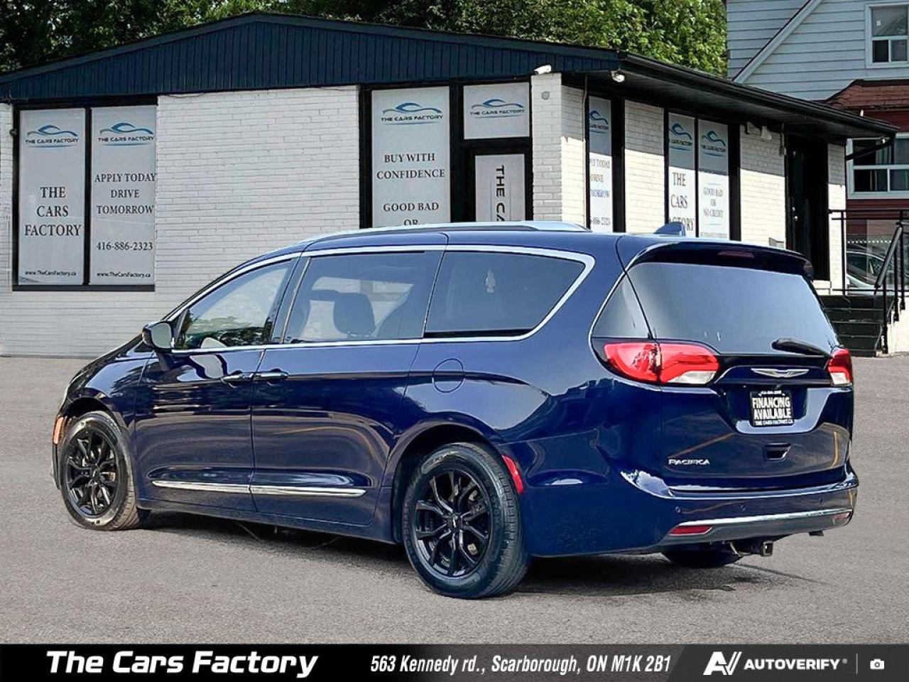 2018 Chrysler Pacifica Touring-L Plus Leather/Roof/ Apple CarPlay! - Photo #4