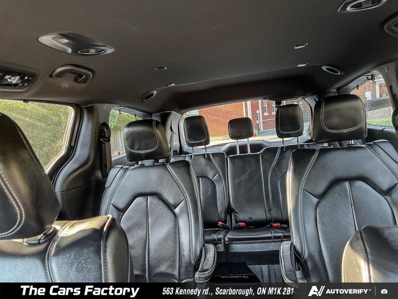 2020 Chrysler Pacifica Touring-L  Leather/Camera Apple CarPlay! Photo