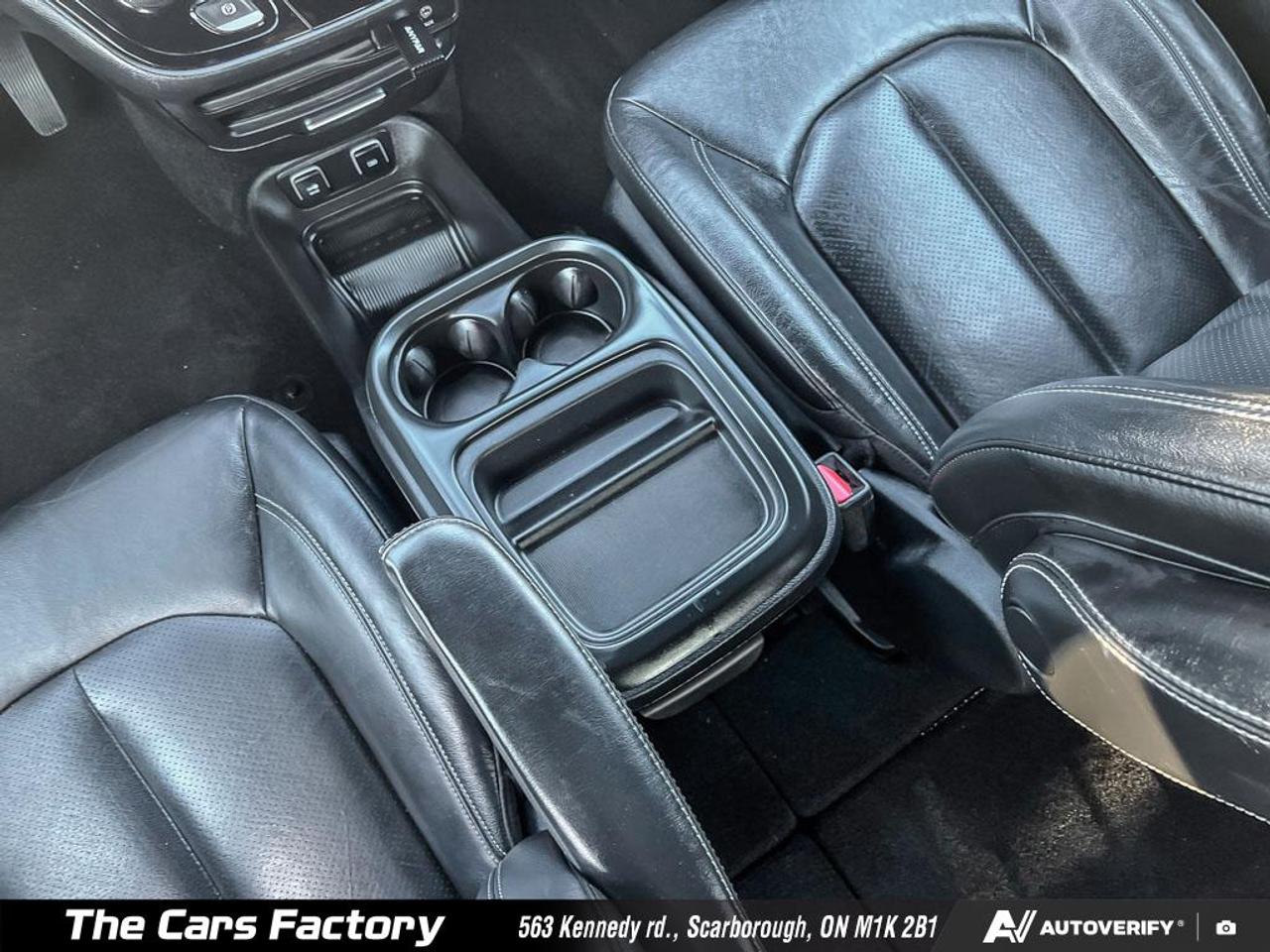 2020 Chrysler Pacifica Touring-L  Leather/Camera Apple CarPlay! Photo