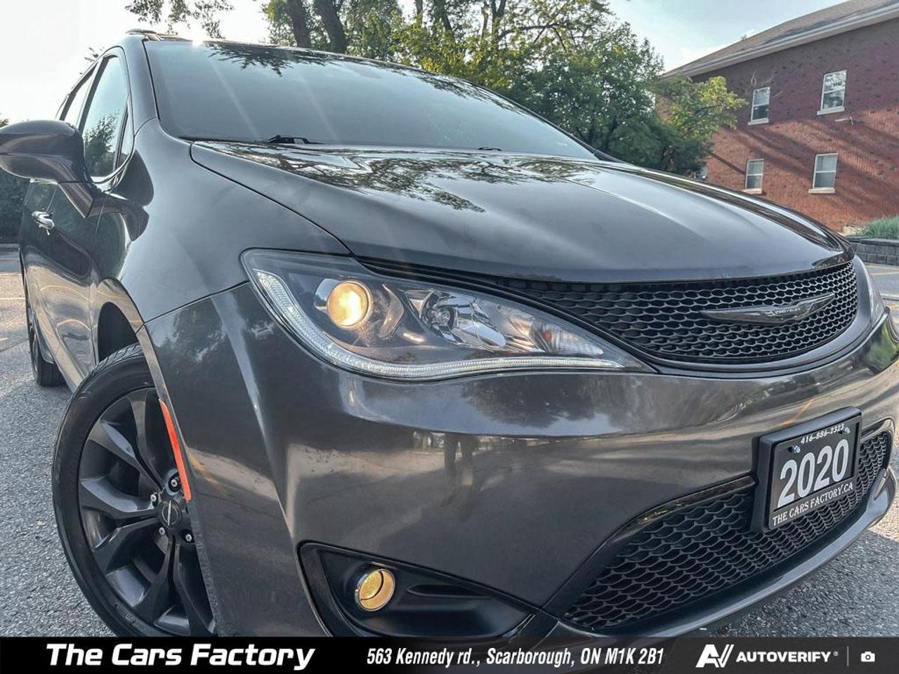 2020 Chrysler Pacifica Touring-L  Leather/Camera Apple CarPlay! Photo