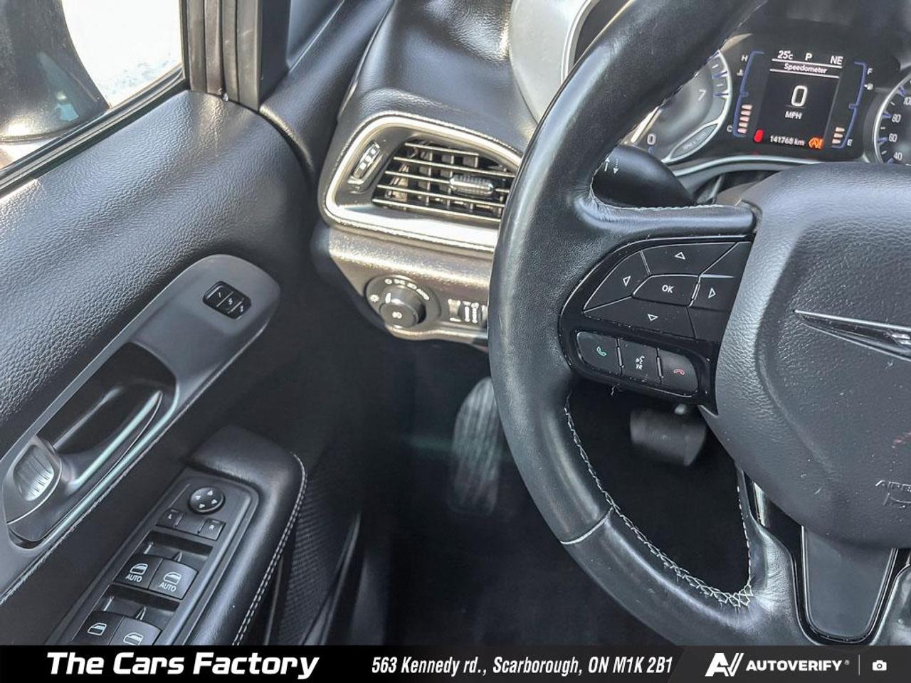 2020 Chrysler Pacifica Touring-L  Leather/Camera Apple CarPlay! Photo