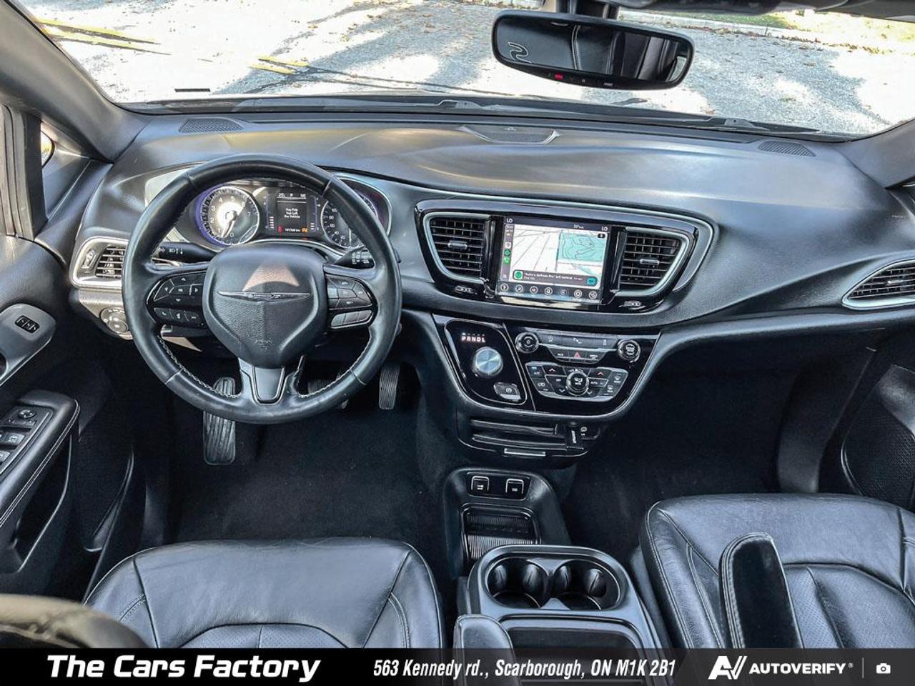 2020 Chrysler Pacifica Touring-L  Leather/Camera Apple CarPlay! Photo