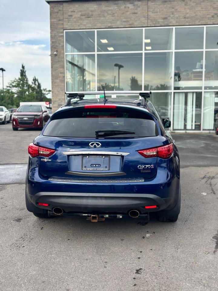 2016 Infiniti QX70  - Photo #8