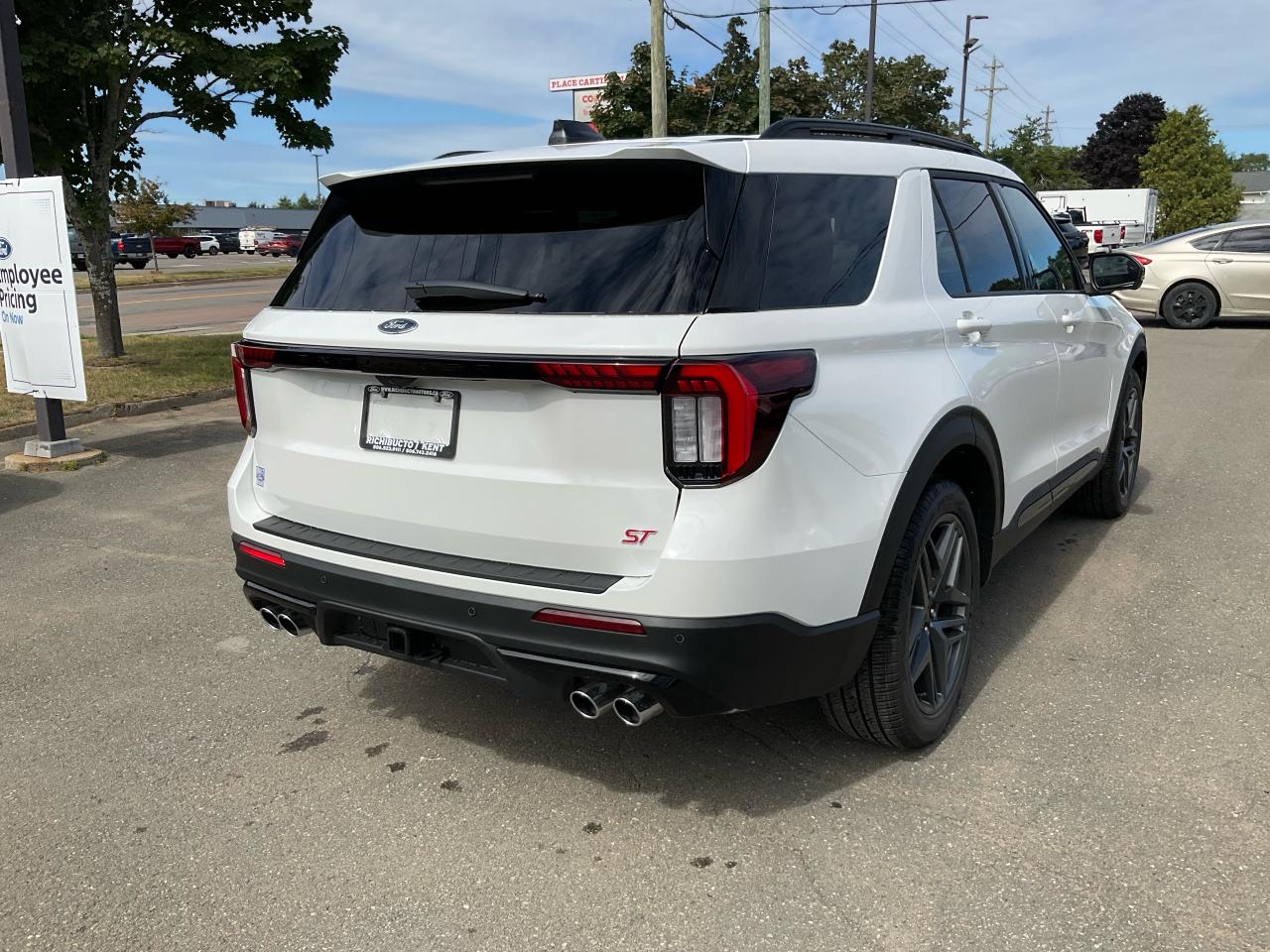 2025 Ford Explorer ST Photo5