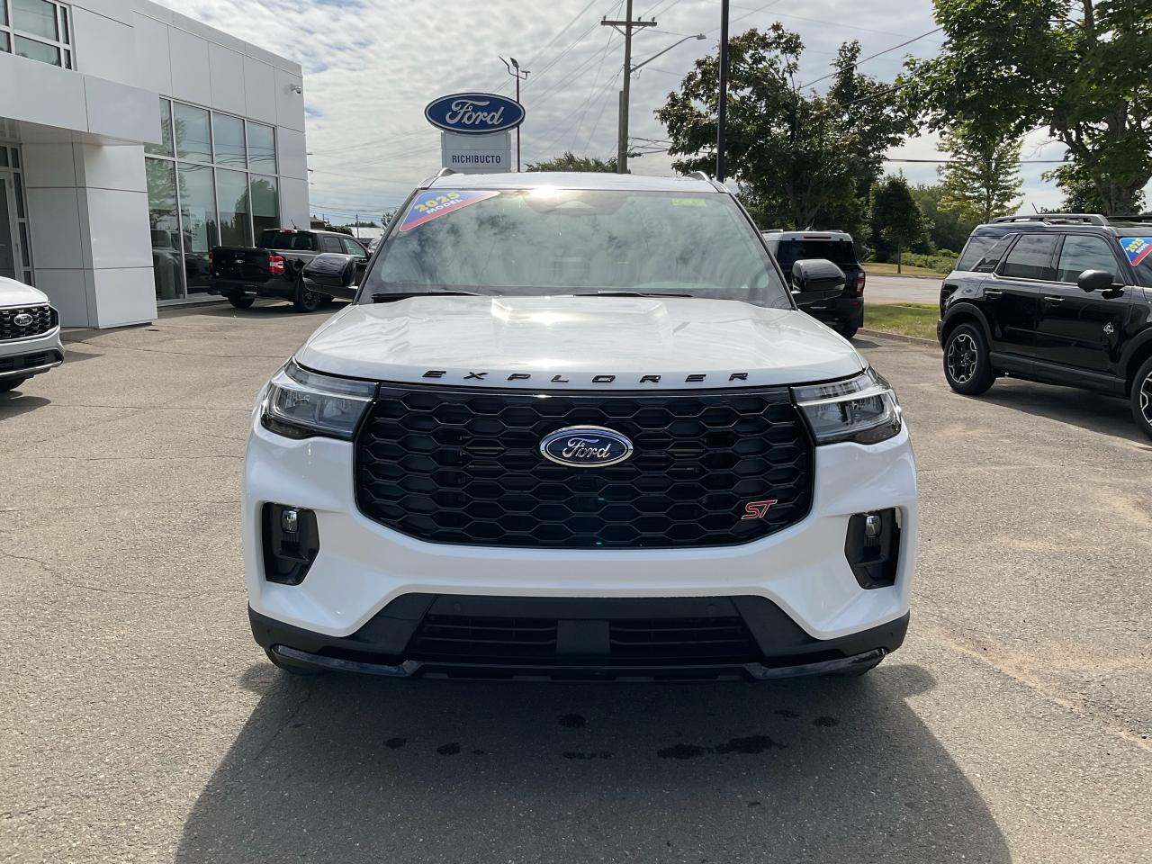 2025 Ford Explorer ST Photo