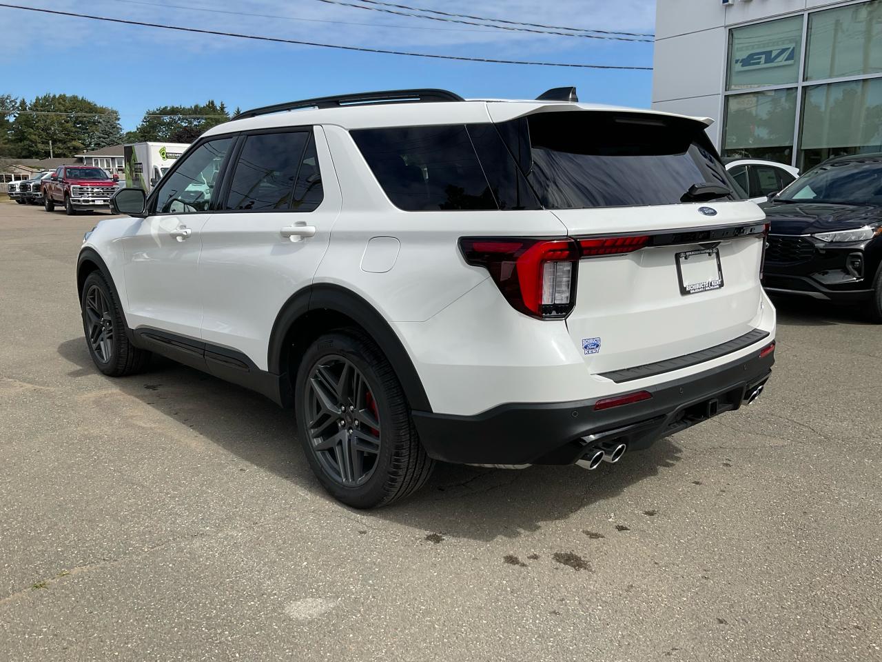 2025 Ford Explorer ST Photo5