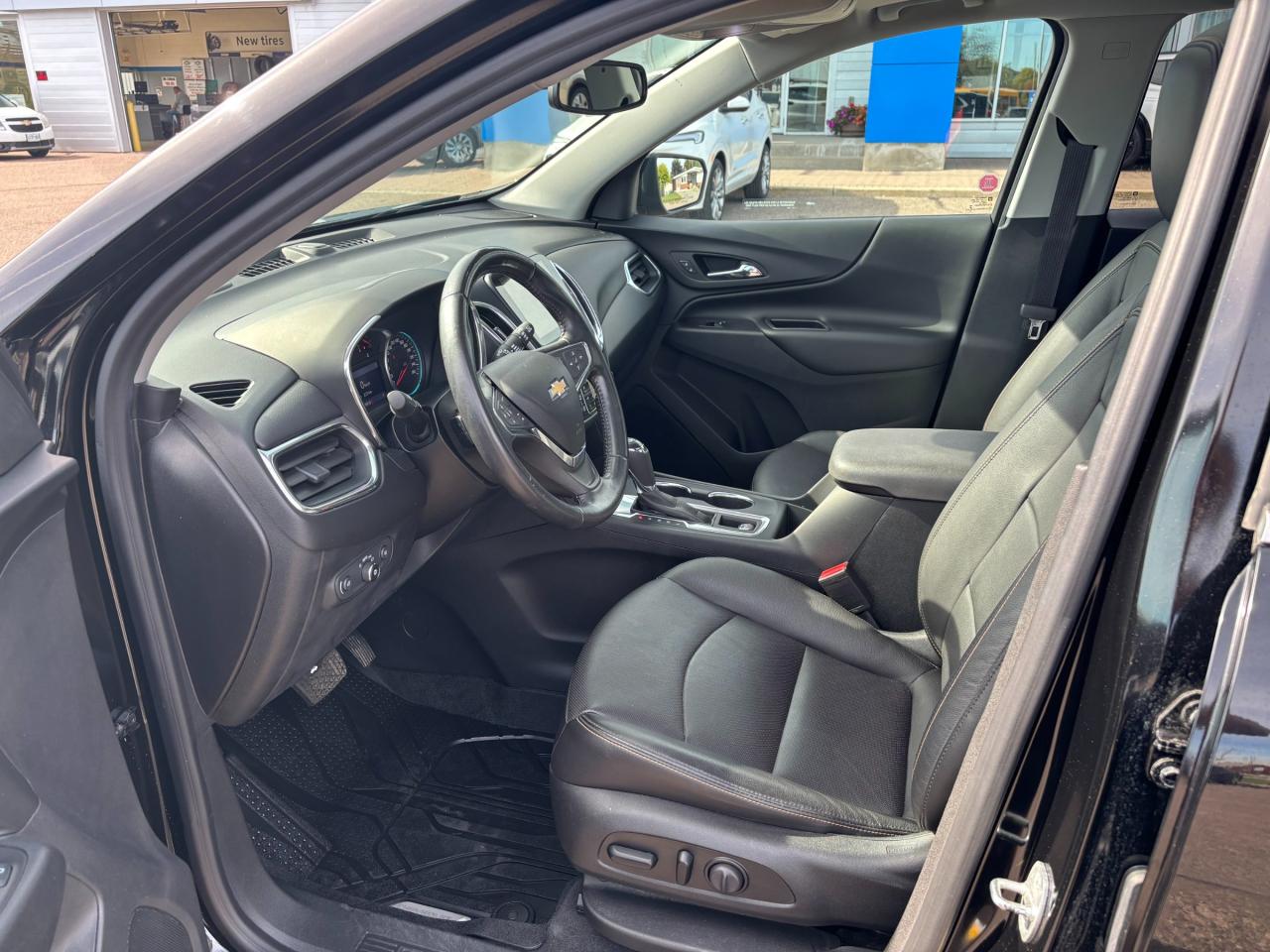 2020 Chevrolet Equinox 2020 Chevrolet Equinox LT AWD Photo