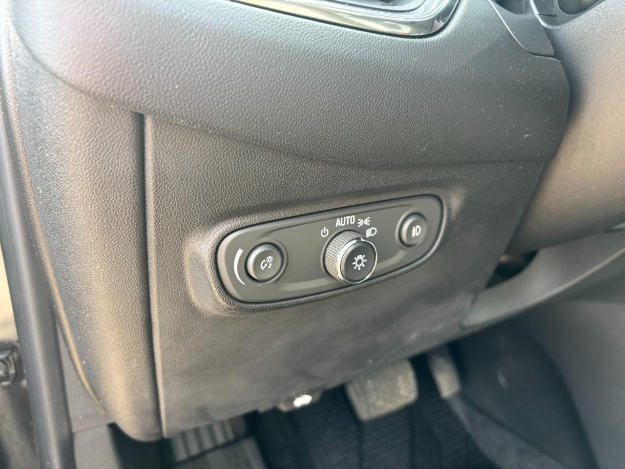 2020 Chevrolet Equinox 2020 Chevrolet Equinox LT AWD Photo